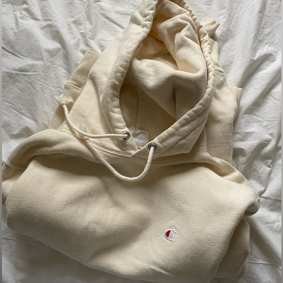 Urban Outfitters Champion sweater women’s - Picture 2 of 2